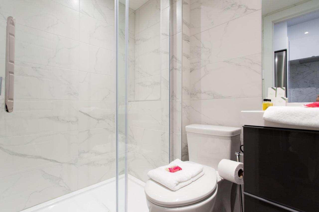 Romantic Studio In The Heart Of Little Italy By Den Stays Montréal Extérieur photo