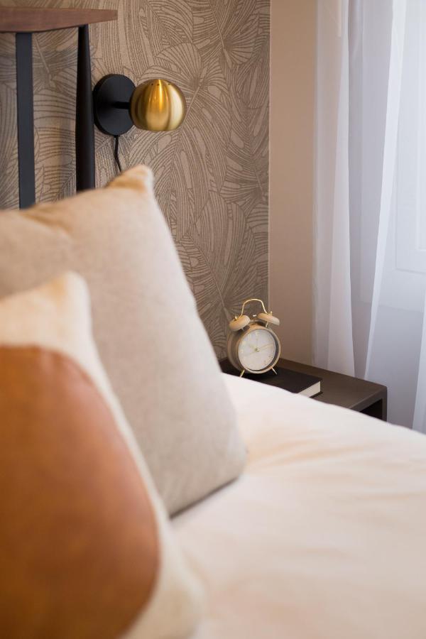 Romantic Studio In The Heart Of Little Italy By Den Stays Montréal Extérieur photo