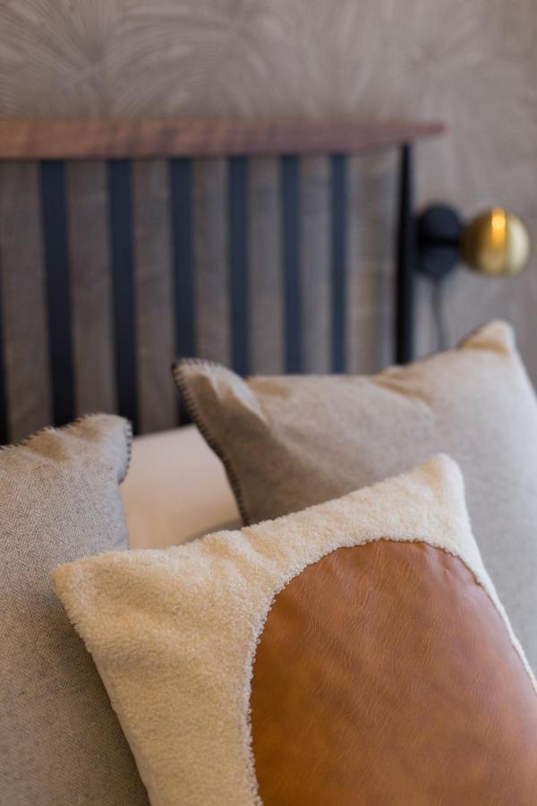 Romantic Studio In The Heart Of Little Italy By Den Stays Montréal Extérieur photo